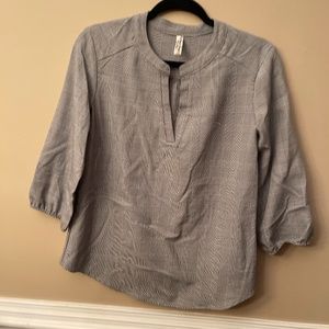 Mid sleeve blouse